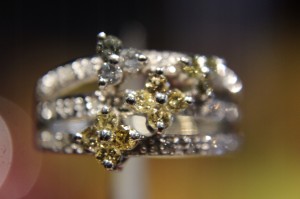 Pierścionek złoty diamenty r 12 kwiaty certyfikat