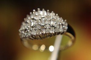 Pierścionek złoty diamenty r 15 certyfikat