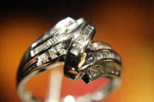 Pierścionek złoty 10k diamenty r 14 certyfikat