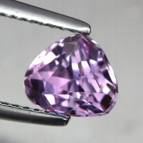 Kunzyt kamień naturalny 1.75ct VVS serce