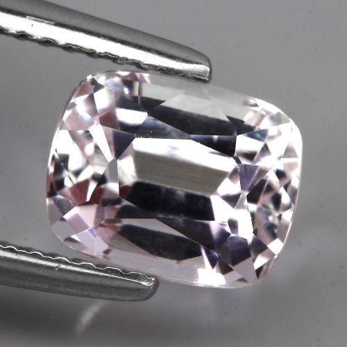 Kunzyt kamień naturalny 2.47ct VVS