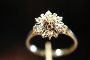 Pierścionek 14k złoty diamenty r 14.5 certyfikat