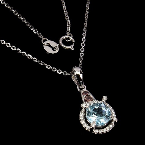 Delikatny naszyjnik naturalny sky topaz cyrkonie