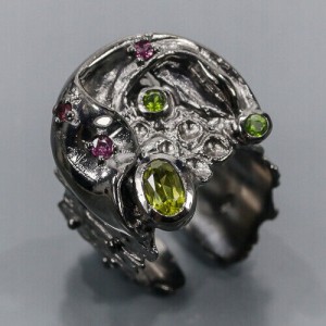 Artystyczny pierścionek r 17 oliwin diopsyd granat