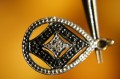 Delikatny złoty 0.375 wisiorek naturalne diamenty