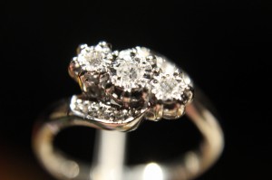 Pierścionek złoty diamenty 0.13ct r 14 certyfikat