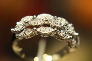 Pierścionek złoty diamenty naturalne 0.1ct r 13