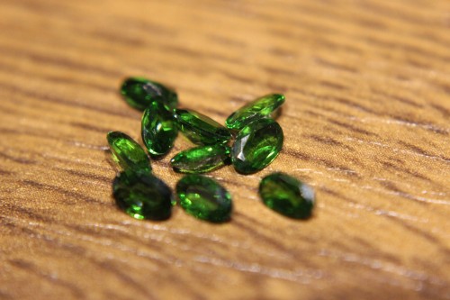 Diopsydy kamienie naturalne 2.20ct 10szt