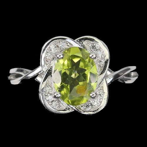 Srebrny delikatny pierścionek natural oliwin r 14