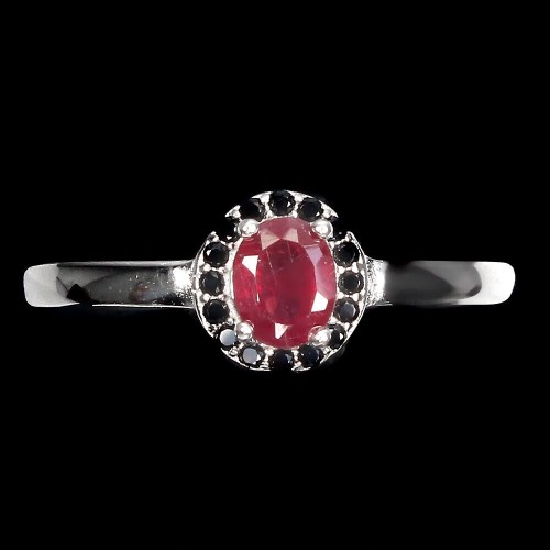 Delikatny pierścionek naturalny rubin spinele r 17