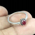 Delikatny pierścionek naturalny rubin spinele r 17