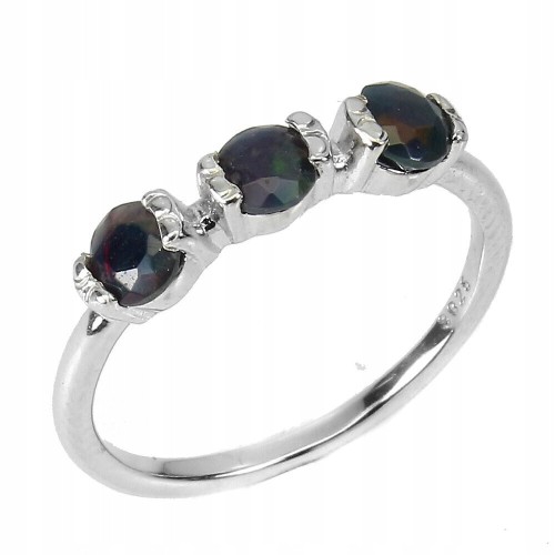 Srebrny delikatny pierścionek czarne opale r 15