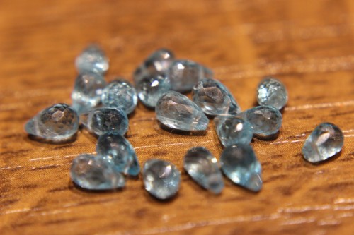 Apatyty kamienie naturalne 7.55ct 19szt
