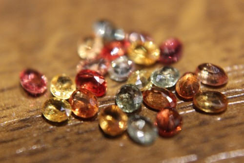 Szafiry kamienie naturalne 4.00ct 23szt