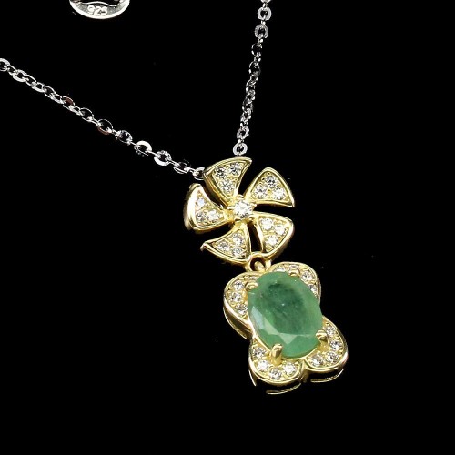 Delikatny 925 naszyjnik natural szmaragd cyrkonie