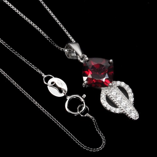 Piękny naszyjnik cyrkonie granat natural delikatny