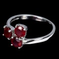 Srebrny delikatny pierścionek naturalne rubiny r 14