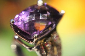 Artystyczny pierścionek srebrny naturalny ametyst szafiry r 17.5