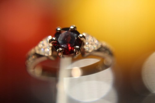 Pierścionek srebrny naturalny granat cyrkonie r 12