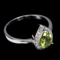 Pierścionek r 19 srebrny delikatny naturalny oliwin cyrkonie