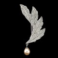 Broszka srebrna naturalna perła kremowa cyrkonie liść 925