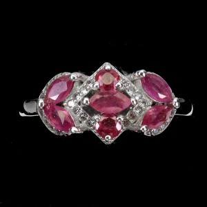 Srebrny delikatny pierścionek r 14 naturalne rubiny białe topazy