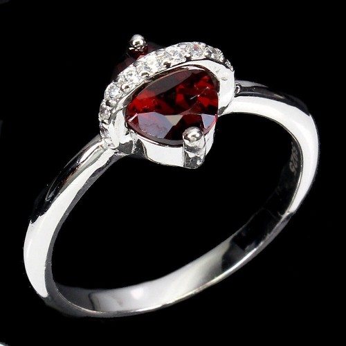 Pierścionek delikatny naturalny granat cyrkonie r 14 925