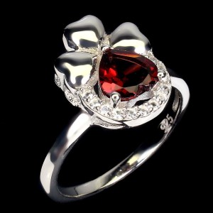 Pierścionek delikatny naturalny granat białe topazy r 17 serce