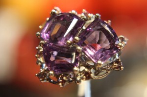 Artystyczny pierścionek srebrny naturalne ametysty granaty rodolity r 16.5