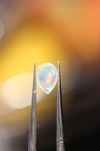 Opal ognisty kamień naturalny 7 x 5 x 3 mm