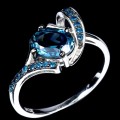 925 Srebrny delikatny pierścionek topaz london blue cyrkonie r 11