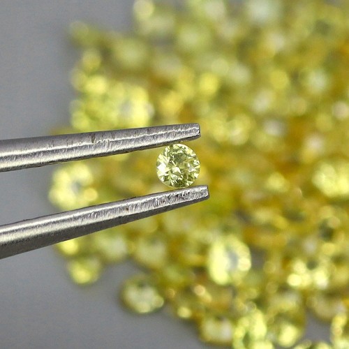 Szafiry Songea kamienie naturalne 4.03ct 174 sztuki IF