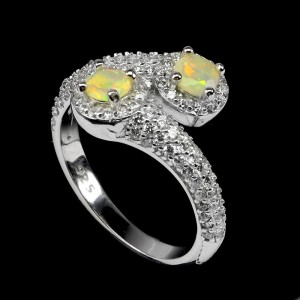 Delikatny piękny pierścionek r 17 srebro naturalne opale ogniste cyrkonie