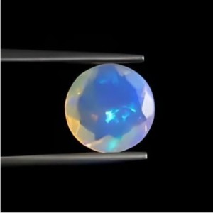 Opal ognisty kamień naturalny AAA 0.95ct IF