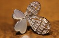 Pierścionek piękny naturalna masa perłowa cyrkonie motyl r 16.5