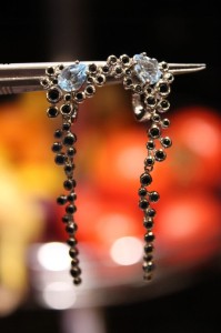 5 Srebrne delikatne wiszące kolczyki natural topazy sky blue czarne spinele