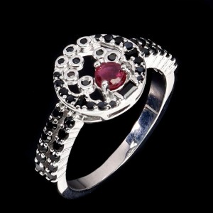 Pierścionek srebrny 925 naturalny rubin czarne spinele r 17