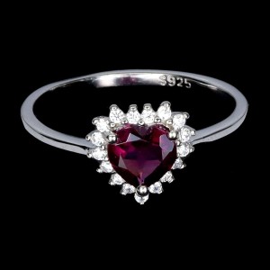 Pierścionek delikatny naturalny granat cyrkonie r 17 serce