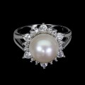 925 Pierścionek srebro elegancki naturalna kremowa perła cyrkonie r 14