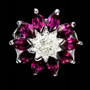 Pierścionek r 17 srebrny elegancki naturalne rodolity granaty oliwiny kwiat