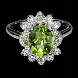 Pierścionek elegancki naturalny oliwin białe topazy r 14 925