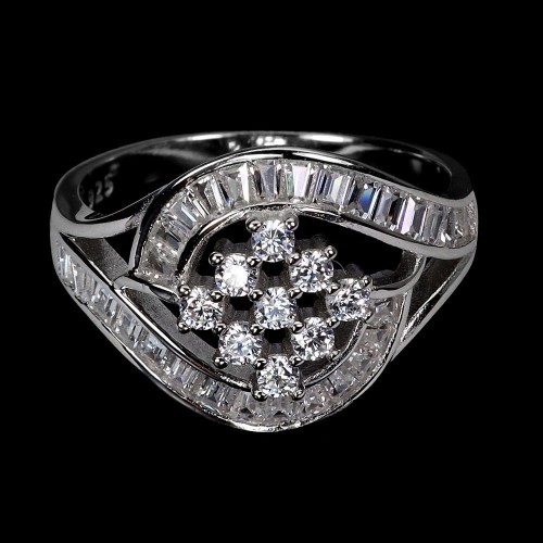 Srebrny piękny pierścionek elegancki cyrkonie AAA r 19.5