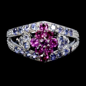 Pierścionek srebrny elegancki naturalne rodolity granaty tanzanity r 19