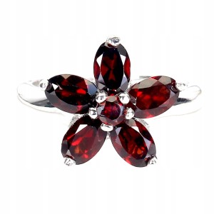 Pierścionek r 13.5 delikatny srebrny naturalne granaty kwiat