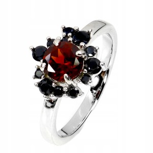 Pierścionek elegancki srebro 925 naturalny granat czarne spinele r 14.5
