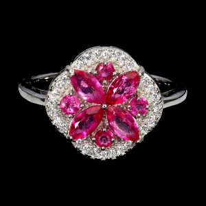 Srebrny elegancki pierścionek naturalne różowe topazy cyrkonie r 18.5