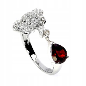 Srebrny delikatny pierścionek r 14.5 naturalny granat cyrkonie słoń