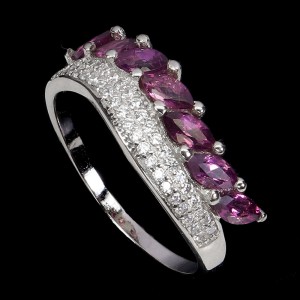 Pierścionek r 19 elegancki srebrny naturalne granaty rodolity cyrkonie