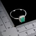 Delikatny elegancki srebrny pierścionek naturalny szmaragd cyrkonie r 17