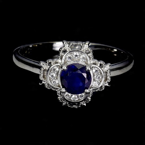 Delikatny pierścionek naturalny niebieski szafir białe topazy r 17 925